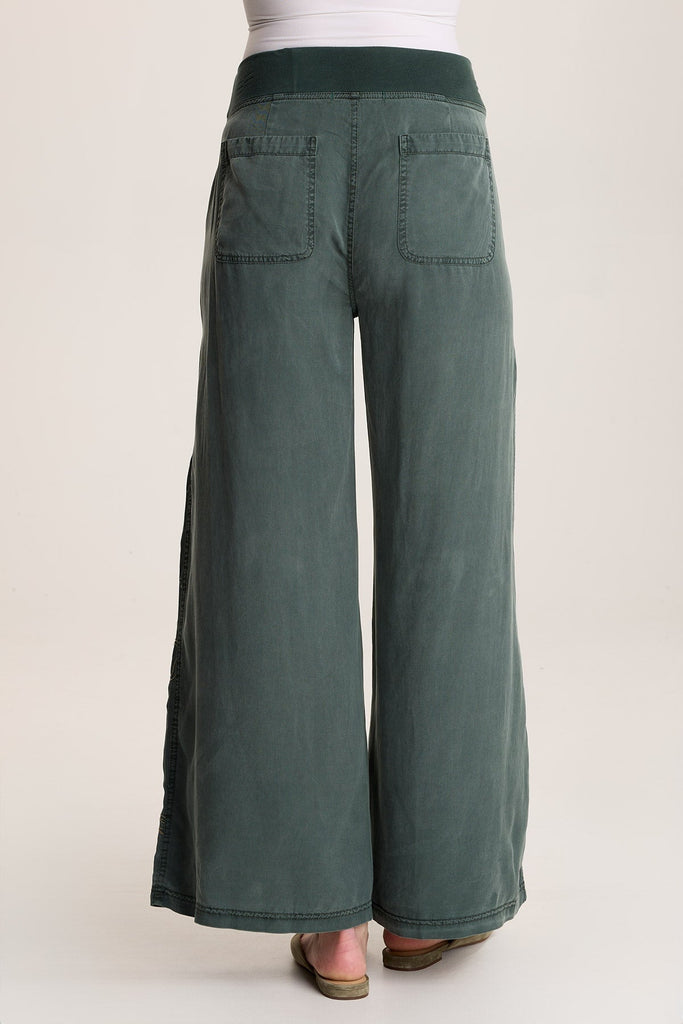 Phedora Twill Embroidered Wide Leg Pant