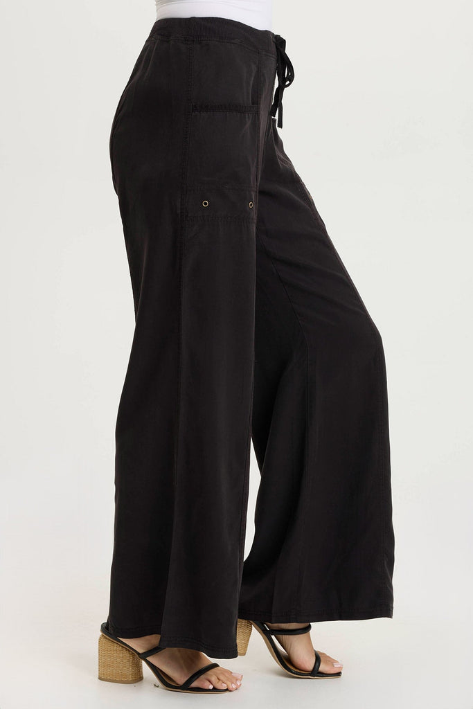 Tarla Twill Dropped Pocket Wide Leg Pant