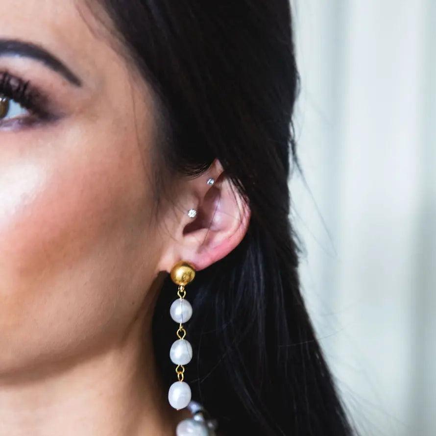 Tres Pearl Earrings